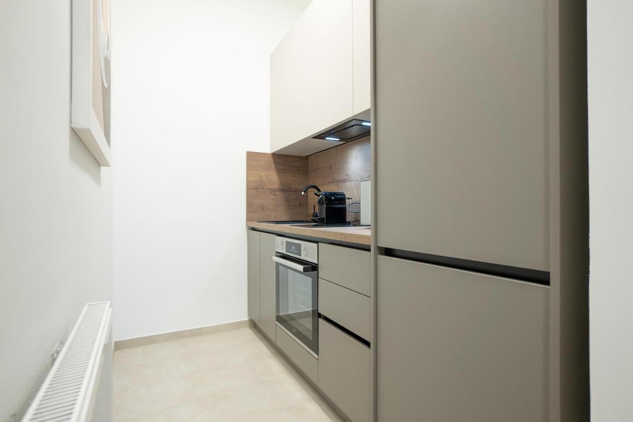 וינה Modern Apartment With A Balcony Near Belvedere מראה חיצוני תמונה