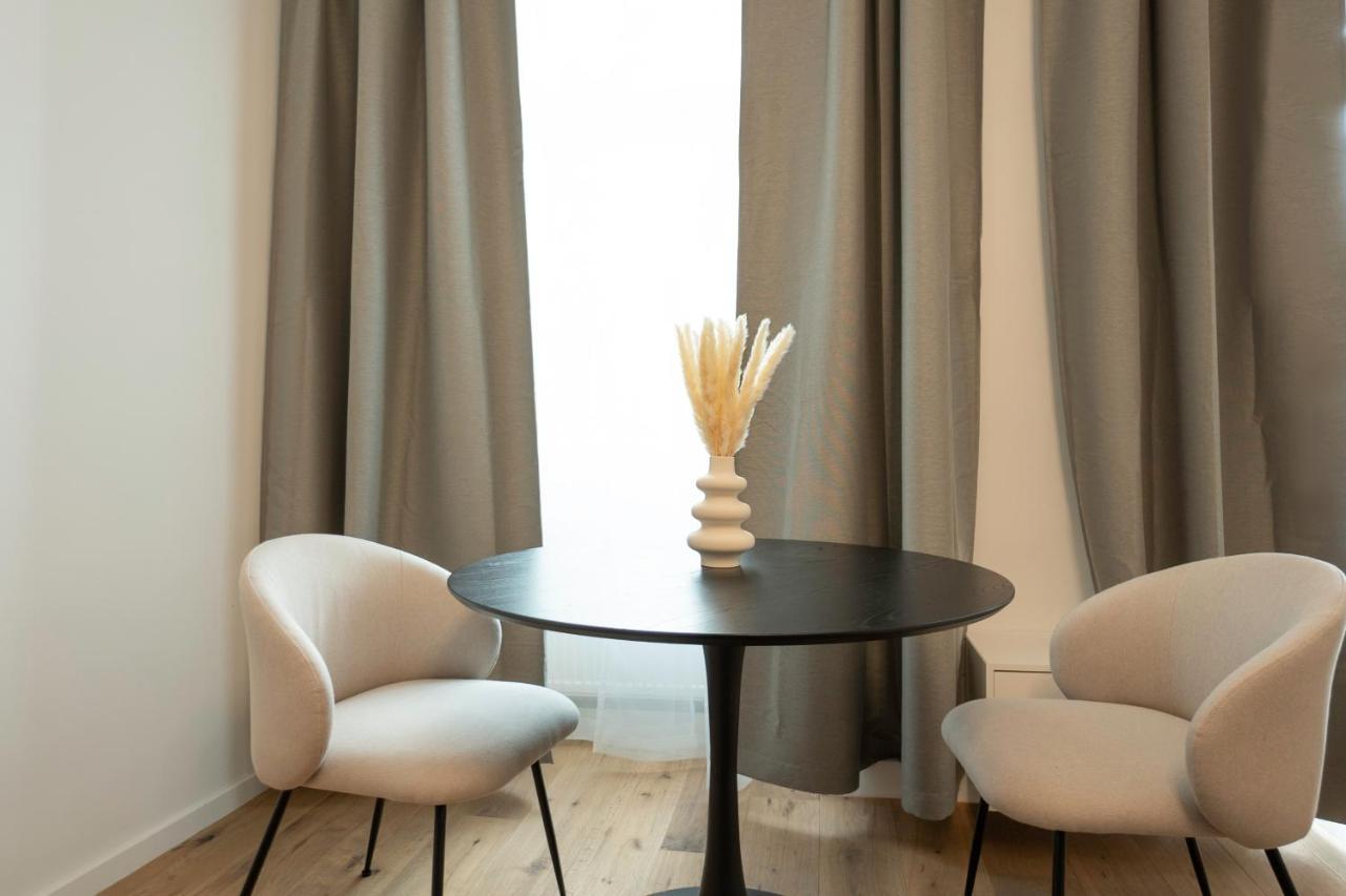 וינה Modern Apartment With A Balcony Near Belvedere מראה חיצוני תמונה
